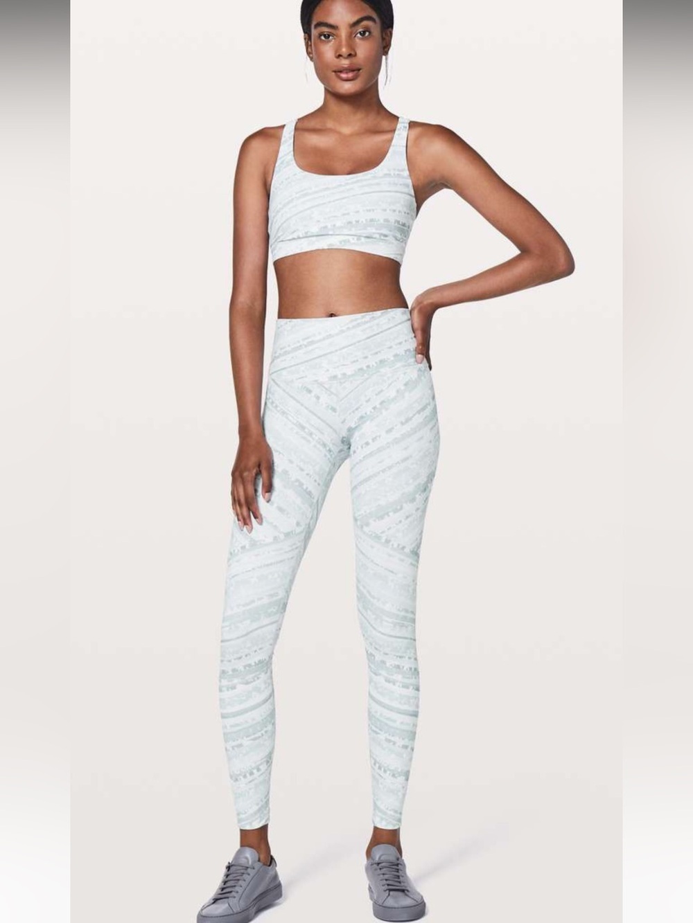 Lululemon Wunder Under Hi-Rise Tight *28"
Whirlwind Wunder Under White sz 4